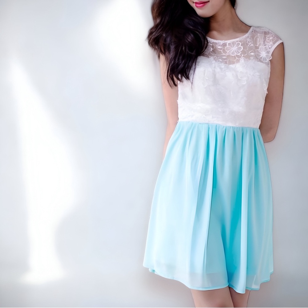 I.N. San Francisco Mint Green and White Lace Shift Dress (Large)